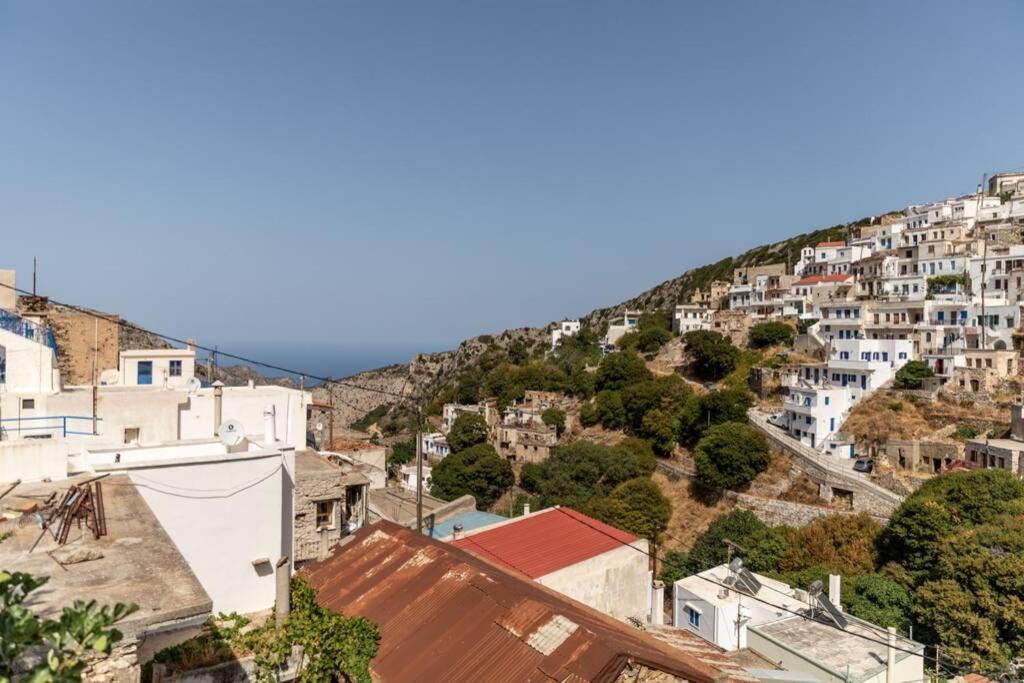 Δροσιά Villa Koronos Buitenkant foto